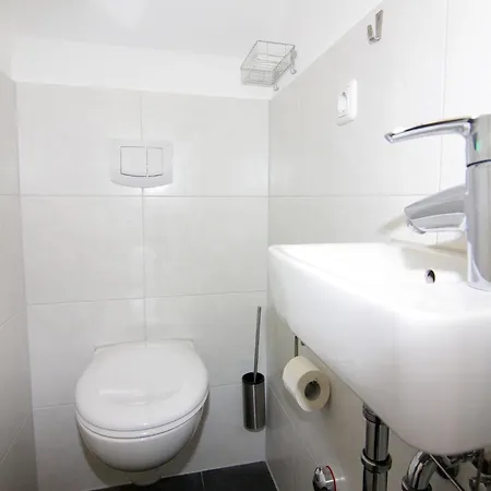 Tatil Evi Doppelhaushaelfte Lee In Zingst, Cleaning Included
